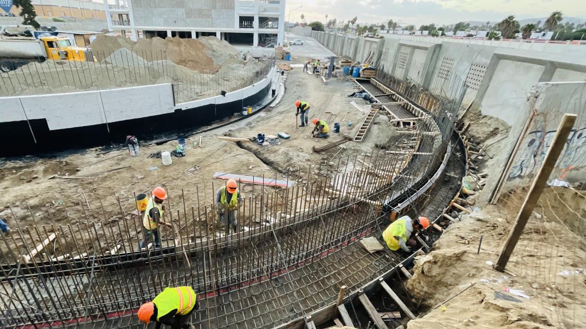 Construcción de proyecto arquitectónico industrial